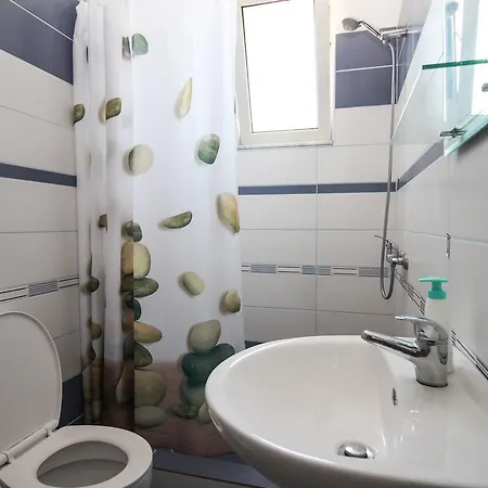 فندق As Velipojë